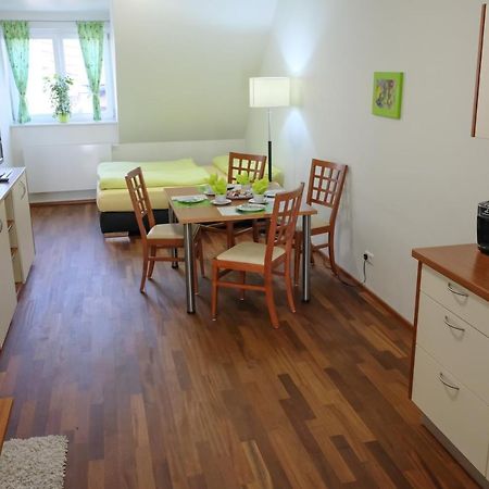 Jungingers Aparthotel Holzheim  ภายนอก รูปภาพ
