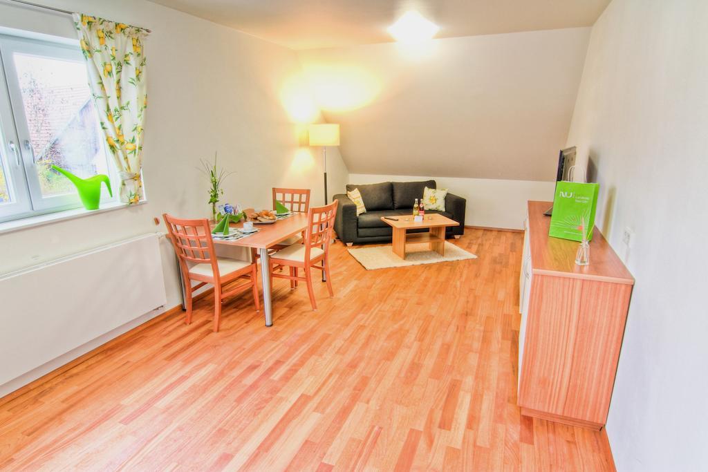 Jungingers Aparthotel Holzheim  ห้อง รูปภาพ