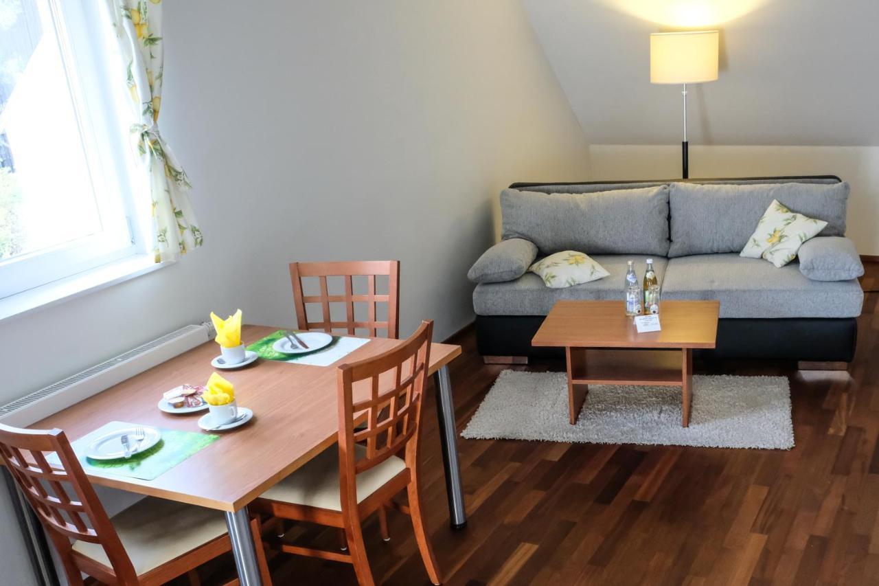 Jungingers Aparthotel Holzheim  ภายนอก รูปภาพ