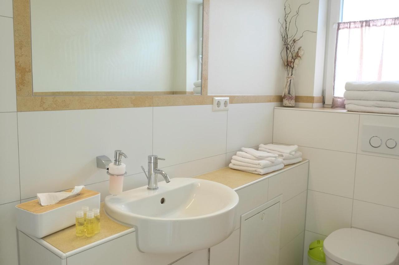 Jungingers Aparthotel Holzheim  ภายนอก รูปภาพ